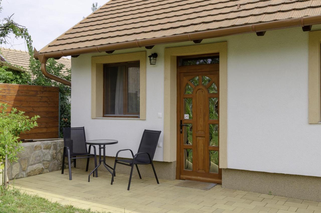 Egrelato Vendeghaz Apartment Balatonakali Bagian luar foto