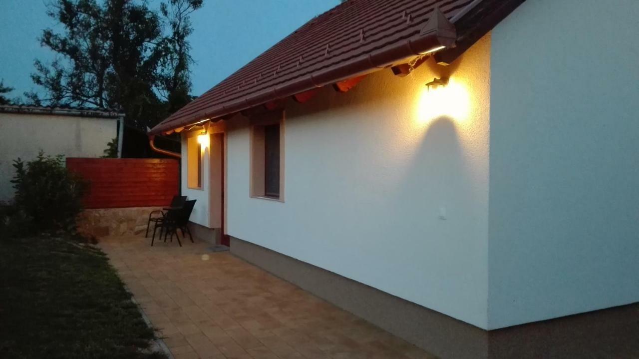 Egrelato Vendeghaz Apartment Balatonakali Bagian luar foto